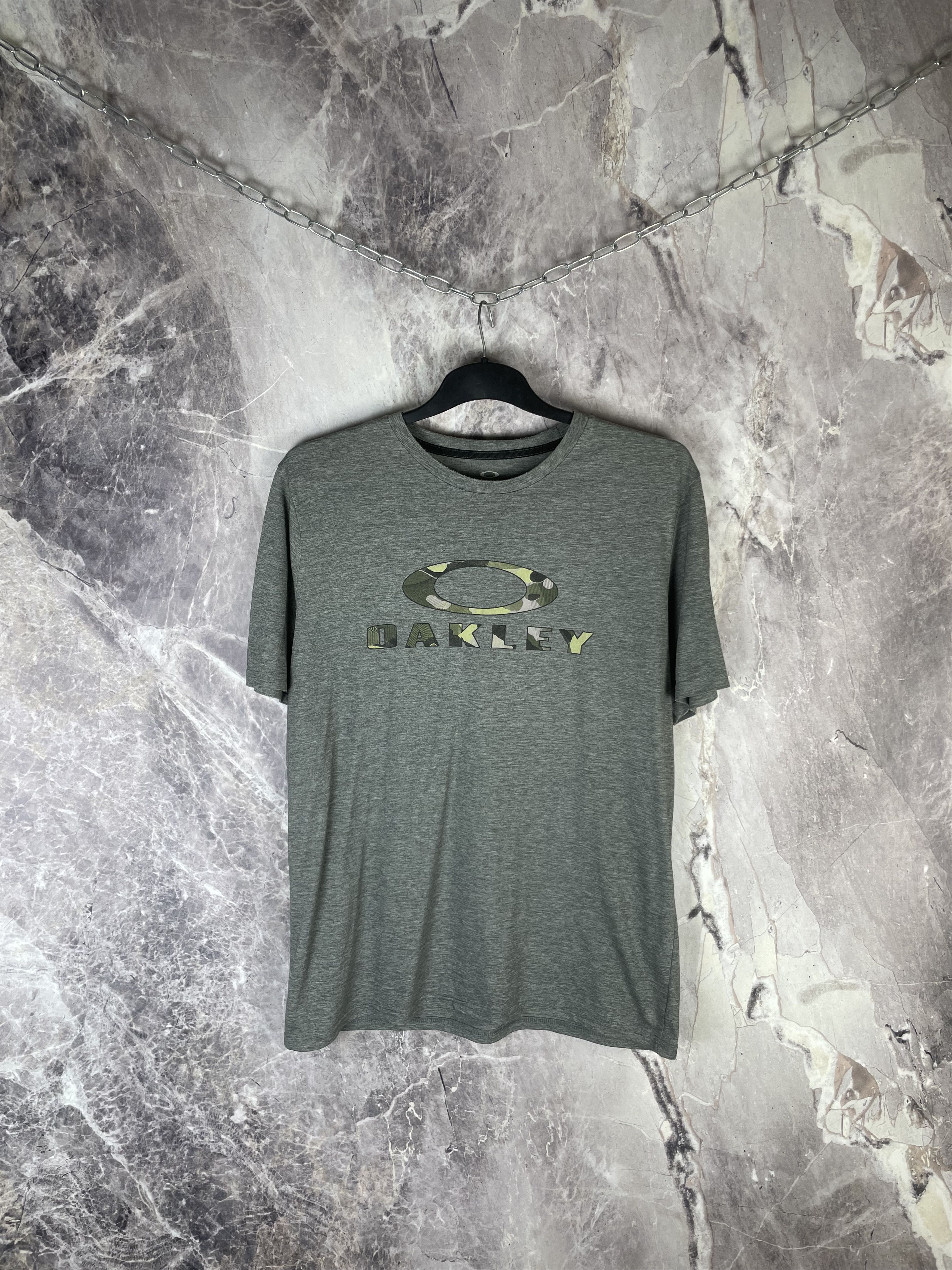 Oakley Oakley Vintage Mens Crew Neck T-Shirt Y2k Size US XL / EU 56 / 4 - 1 Thumbnail