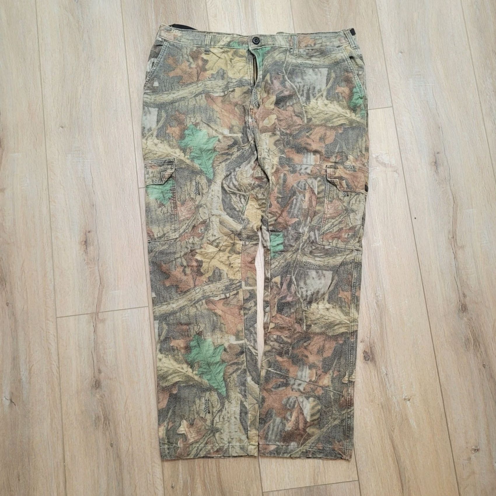 Vintage VINTAGE Y2K Advantage Camo Cargo Chamois Pants Mens 2XL Adjustable Waist 40-43 Whitewater Outdoors Relaxed Fit Camouflage Pattern Straight Leg Mens Size US 43 - 2 Thumbnail