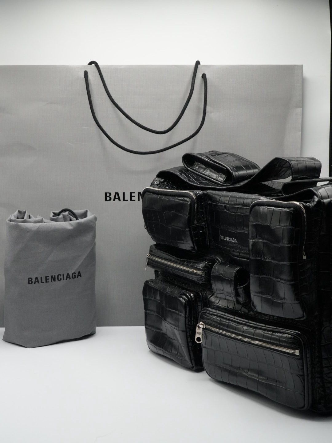 Balenciaga Balenciaga Black Croc Embossed Big Superbusy Sling Bag Size ONE SIZE - 1 Thumbnail