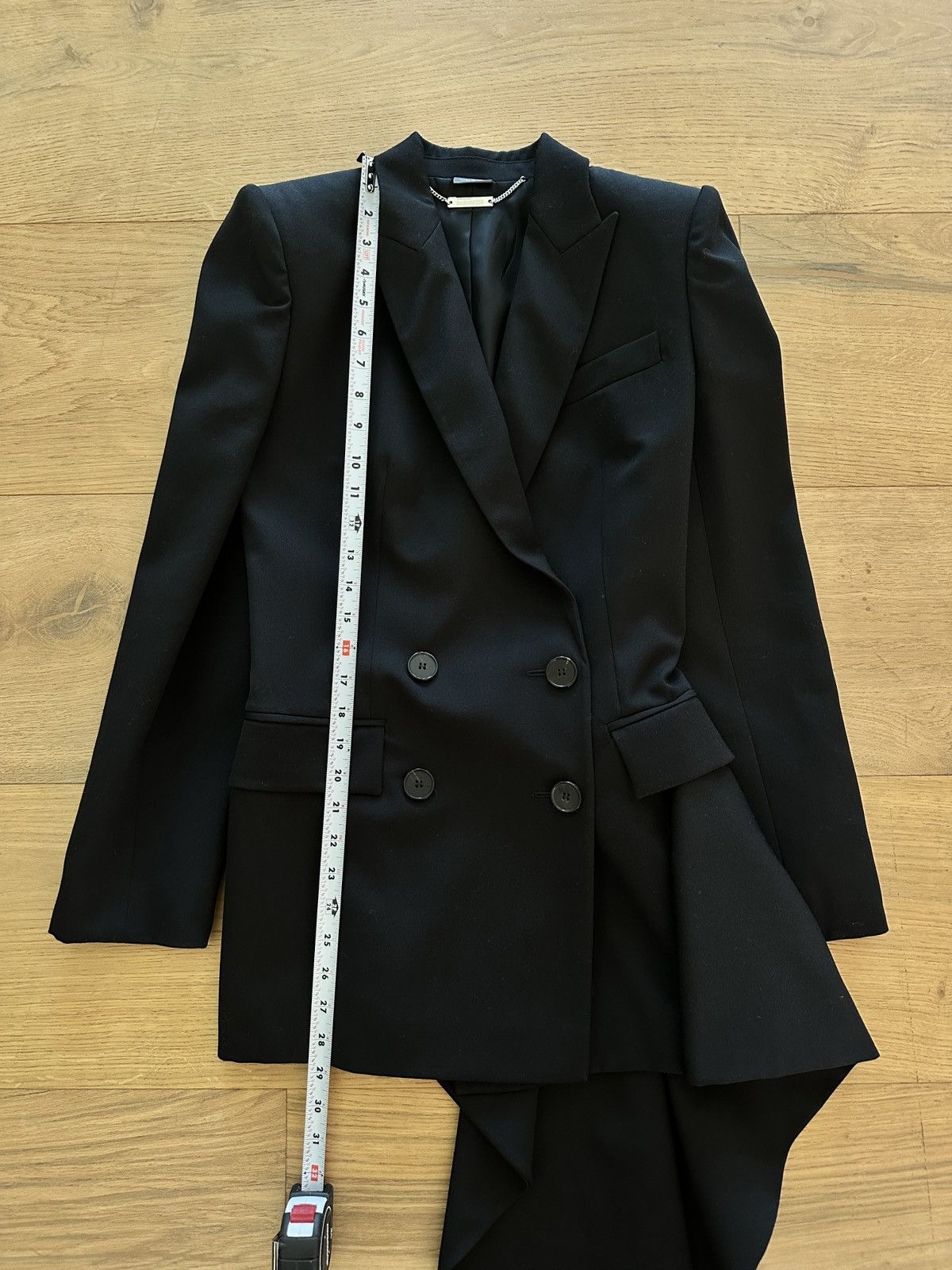 Alexander McQueen Alexander McQueen Virgin Wool Asymmetric Blazer Size S / US 4 / IT 40 - 6 Thumbnail