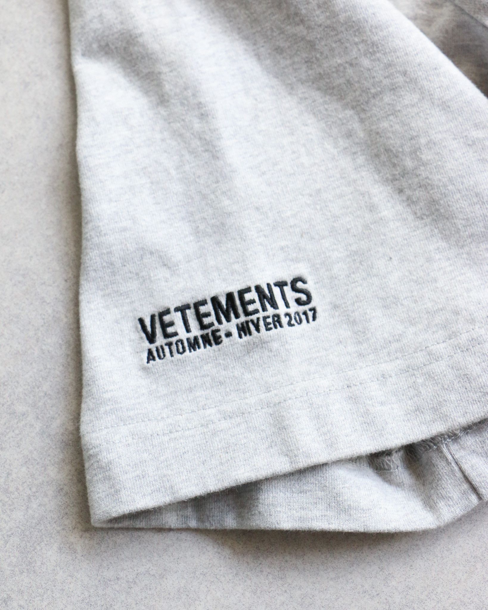 Vetements Vetements Eleven Inch Gun Club Tee Grey Size US S / EU 44-46 / 1 - 3 Thumbnail