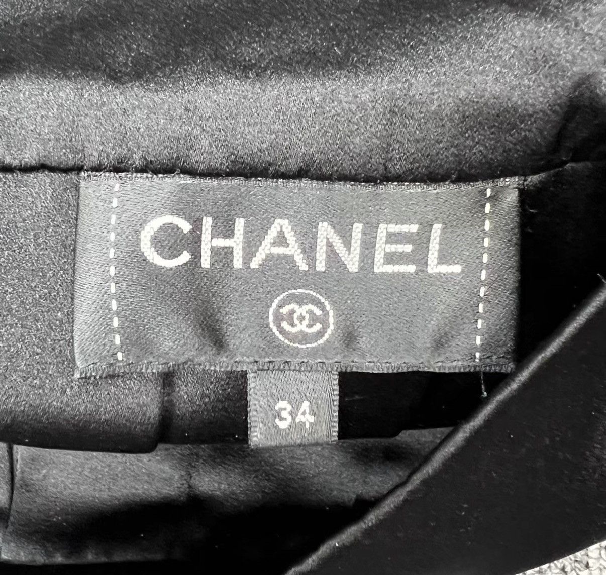 Chanel Chanel Black Satin Small Logo Pleated Skirt K12 Size 24" / US 00 / IT 34 - 6 Thumbnail