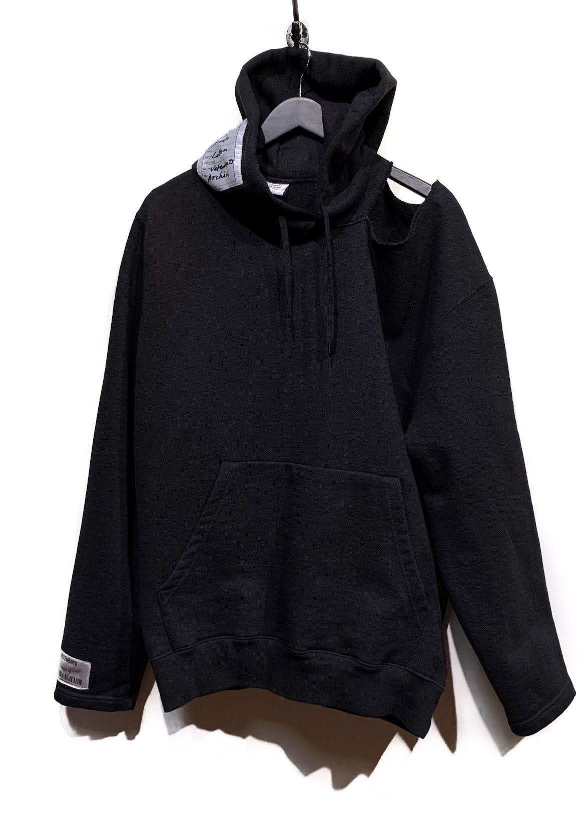 Vetements Vêtements Black Cut-out Oversized Hoodie Size M / US 6-8 / IT 42-44 - 1 Thumbnail