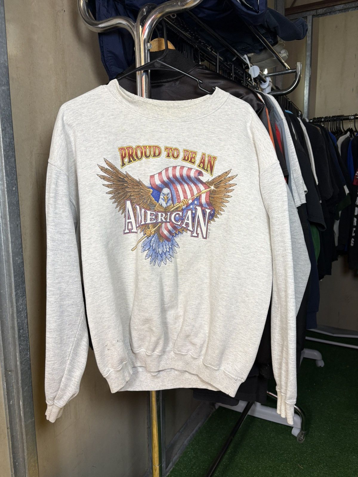 Vintage 1990’s "Proud to be an American" crewneck sweatshirt Size US L / EU 52-54 / 3 - 1 Thumbnail