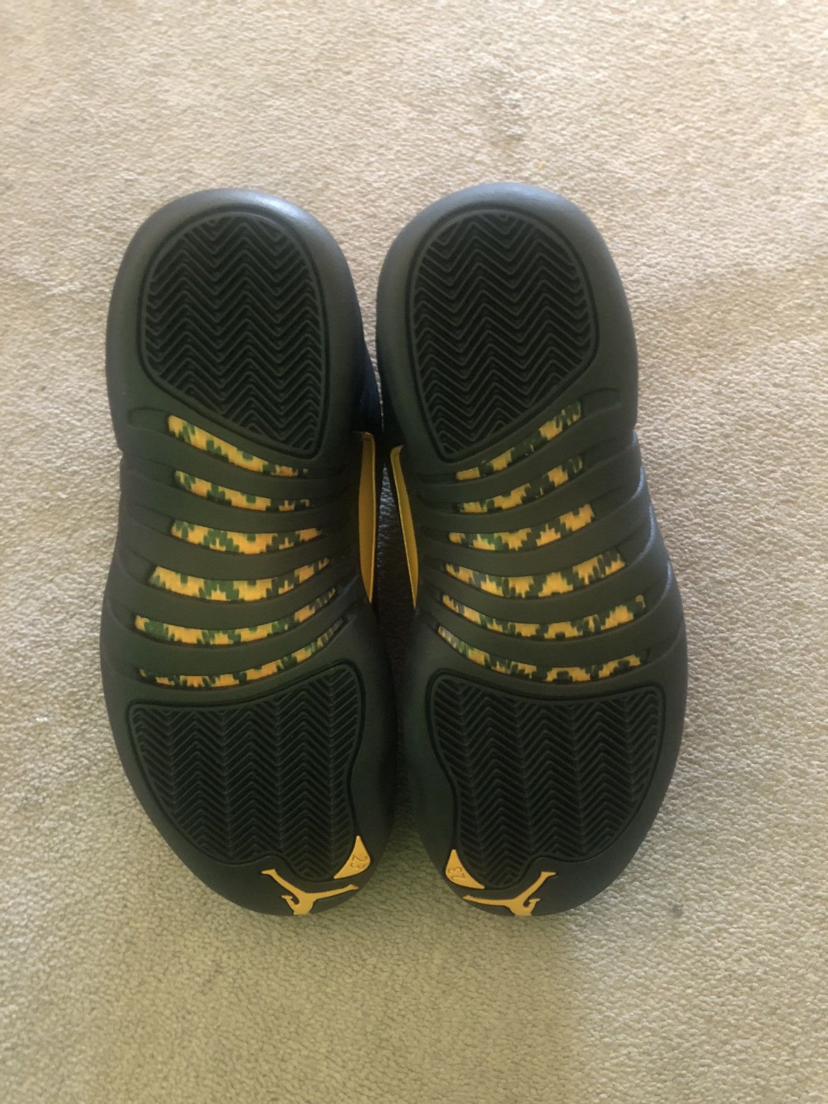 Jordan Brand Black taxi Size US 8 / EU 41 - 4 Thumbnail