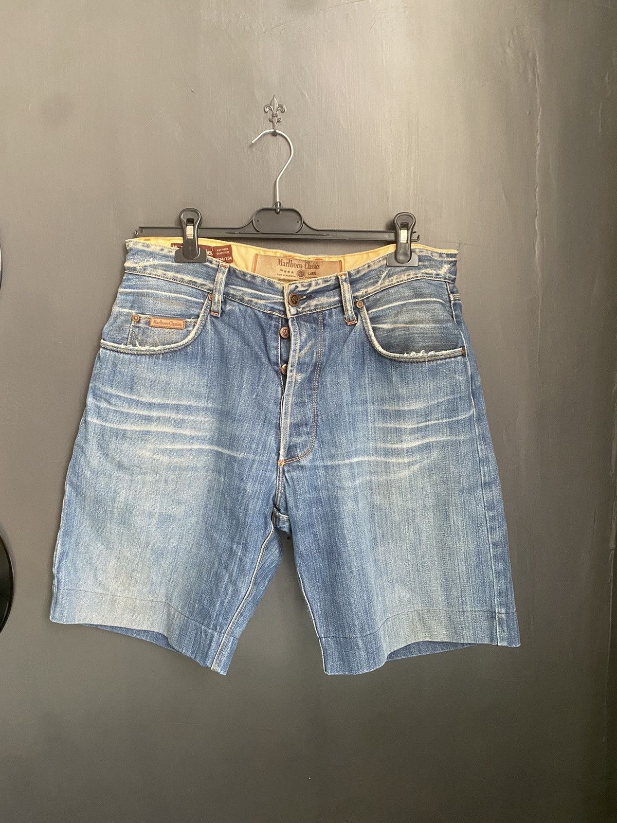 Marlboro Classics Marlboro Classic Short Vintage Suede Tag Size US 34 / EU 50 - 1 Thumbnail