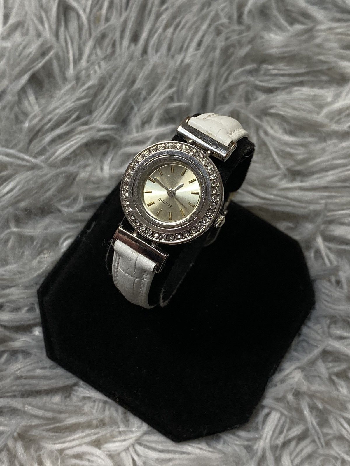 Japanese Brand Vintage Quartz Bracelet Watch Rhinestones - Japanese Brand Size ONE SIZE - 3 Thumbnail
