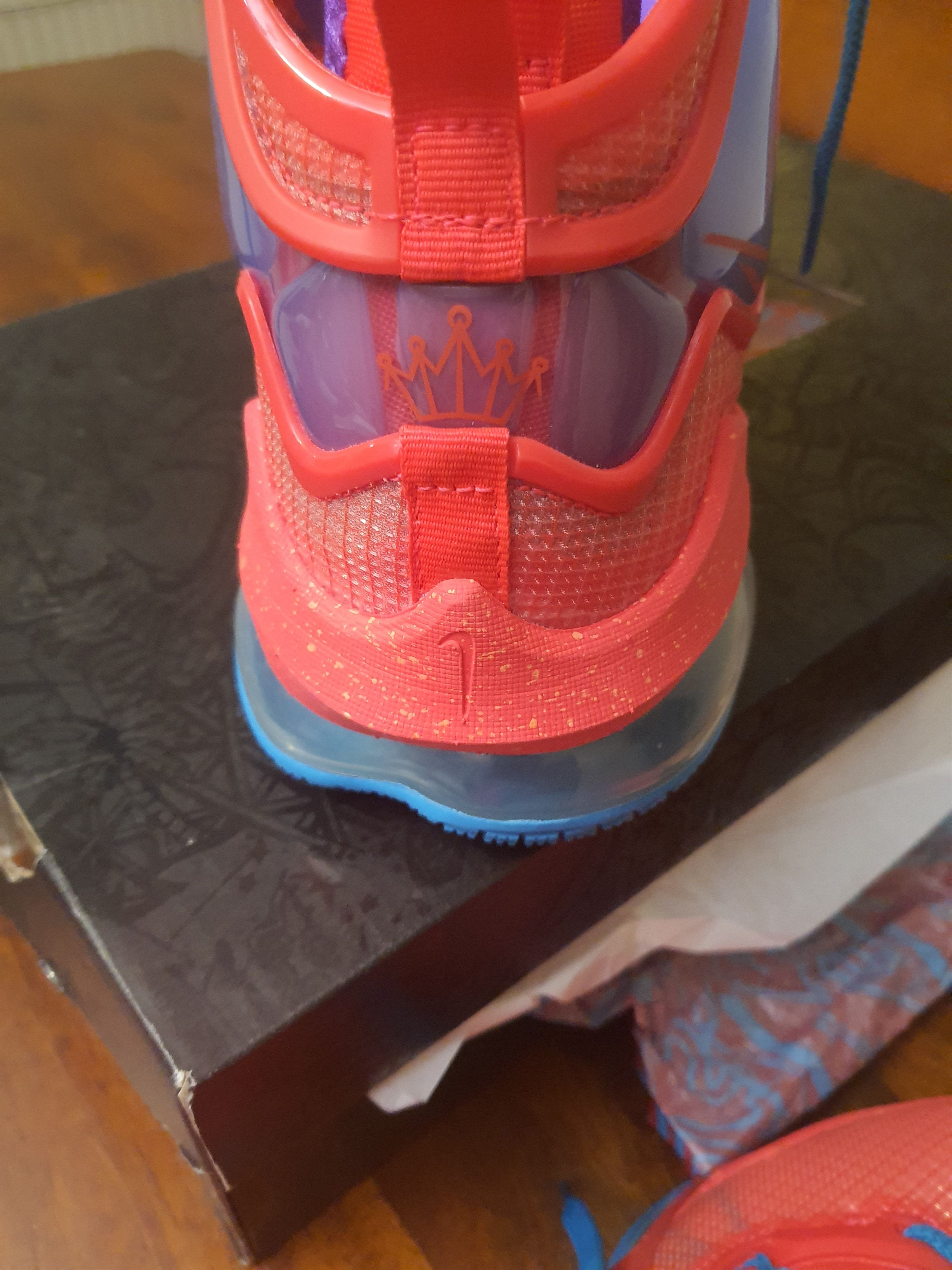 Nike LEBRON XIX Size US 11 / EU 44 - 7 Thumbnail