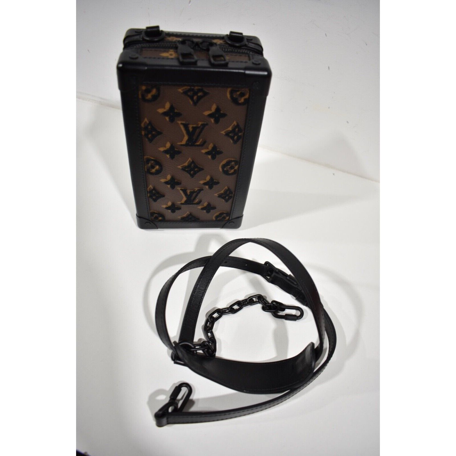 Louis Vuitton Louis Vuitton Vertical Tuffetage Black Velvet Crossbody Bag Size ONE SIZE - 4 Thumbnail