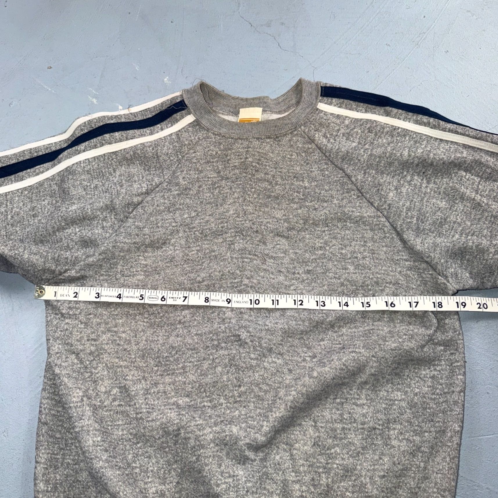 Vintage VINTAGE 1980s Challenge Sweatshirt Crewneck Gray Raglan Medium Men 90s Graphic Print All Seasons Striped Jumper Size US M / EU 48-50 / 2 - 5 Thumbnail
