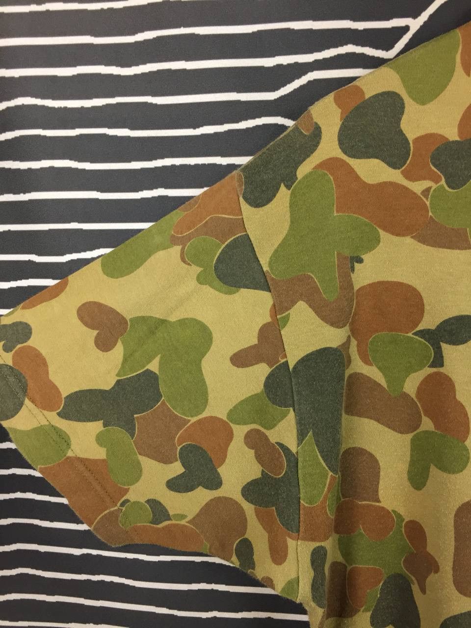 Vintage Vtg Australian Military DPCU Auscam Camouflage Tee Size US XL / EU 56 / 4 - 6 Thumbnail