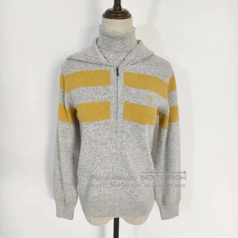Burberry Burberry Women's Gray Wool Blend Long Sleeve Sweater. Size M / US 6-8 / IT 42-44 - 1 Thumbnail