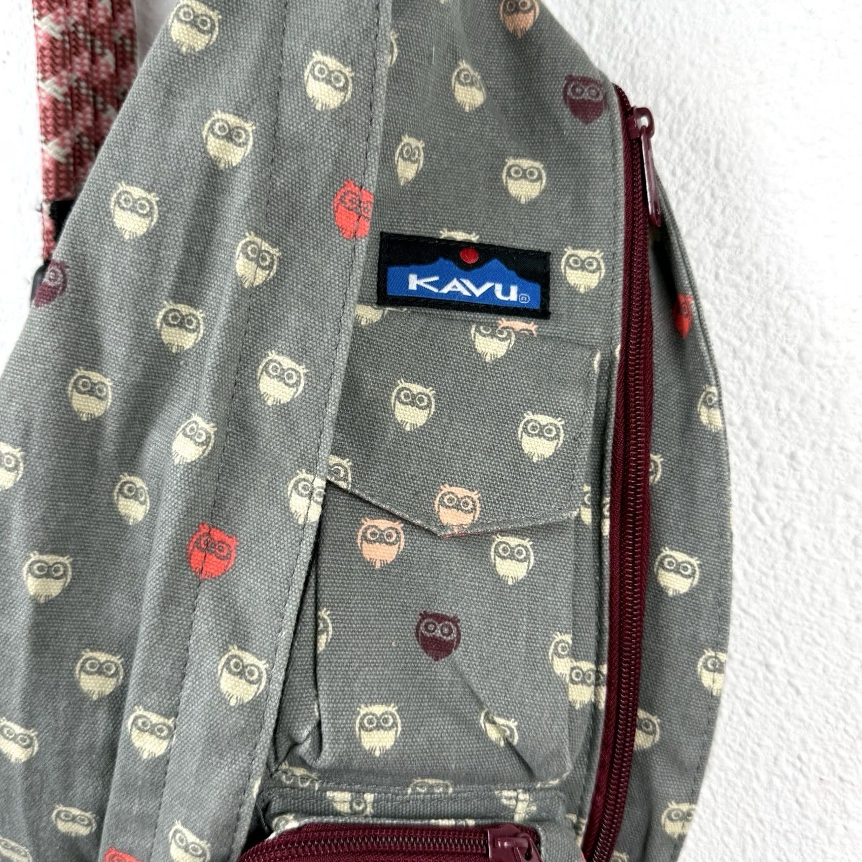 KAVU KAVU Rope Sling Bag Crossbody Gray Owls Nature Hiking Adjustable Shirt? Size ONE SIZE - 2 Thumbnail