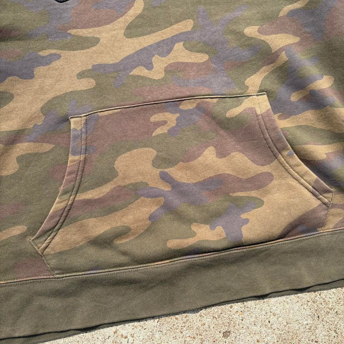 Gap ❌SOLD❌GAP Military Camo Hoodie Big Logo Streetwear Size L Size US XL / EU 56 / 4 - 5 Thumbnail