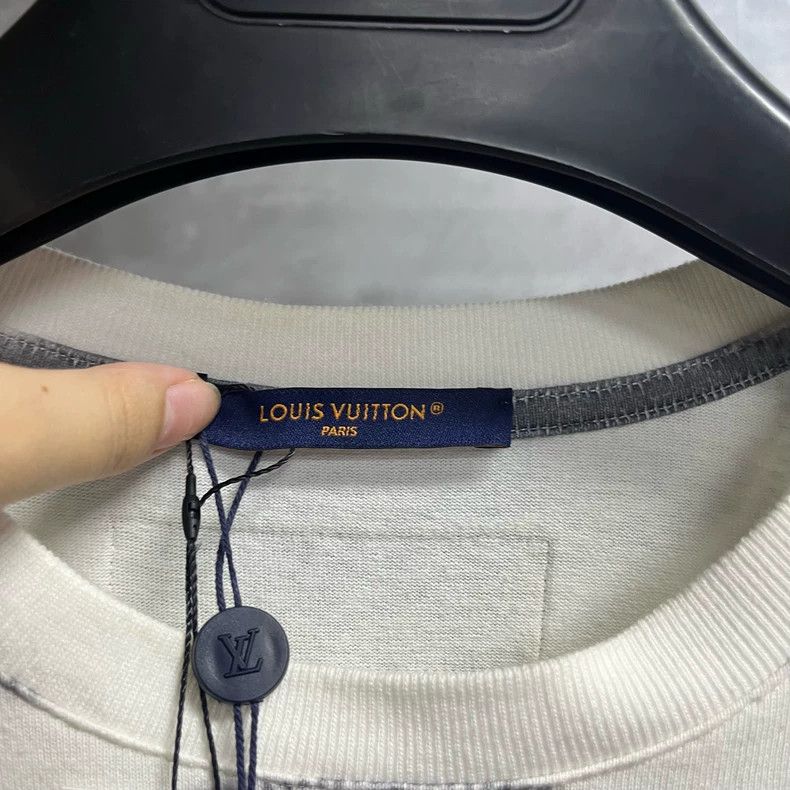 Louis Vuitton Louis Vuitton Tin-dyed and printed short sleeve T-shirt wi Size US L / EU 52-54 / 3 - 2 Thumbnail