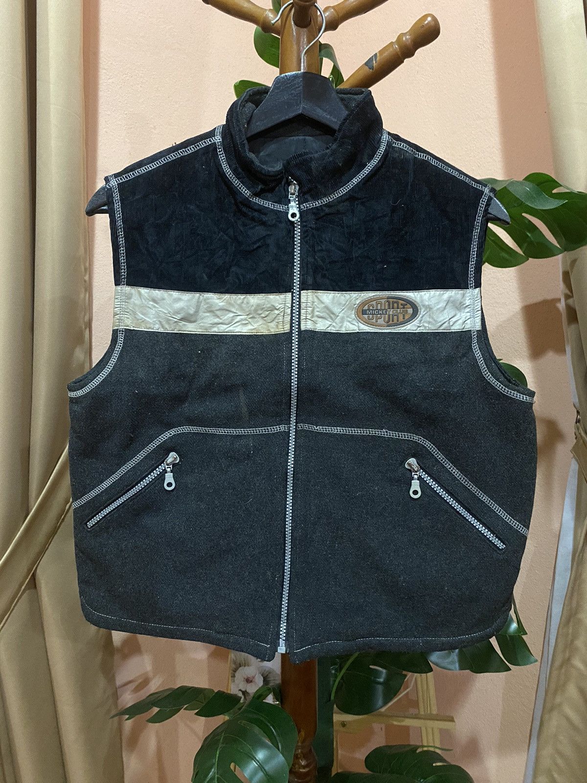 Disney × Mickey Mouse VINTAGE 90S MICKEY MOUSE VEST JACKET MADE IN JAPAN Size US S / EU 44-46 / 1 - 3 Thumbnail