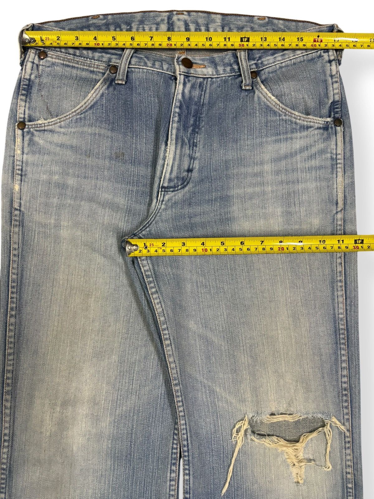 Wrangler Vintage Y2K Wrangler Blue Wash Faded Distressed Jeans Size US 34 / EU 50 - 13 Thumbnail