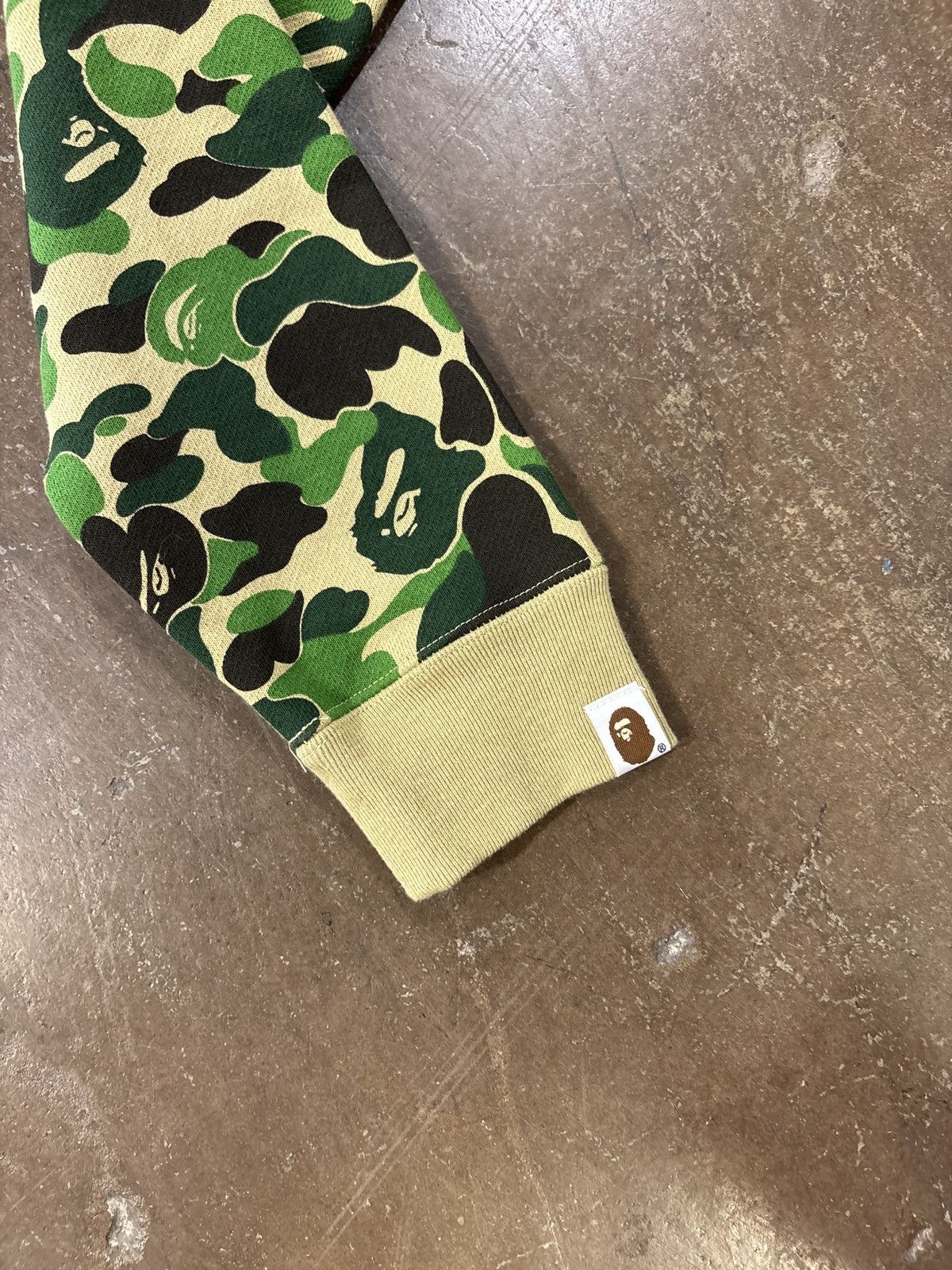 Bape Bape Camo Ape Head Crewneck Size Small 💚 Size S / US 4 / IT 40 - 4 Thumbnail
