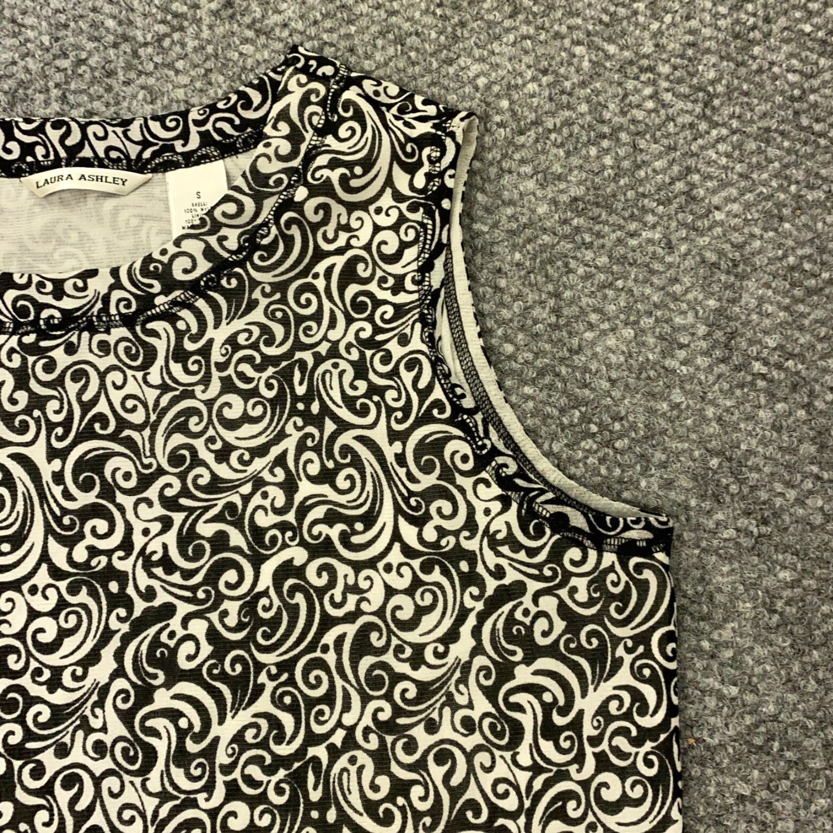 Laura Ashley Laura Ashley Womens Shirt Small White Black Sleeveless Scoop Neck Lined Size S / US 4 / IT 40 - 3 Thumbnail