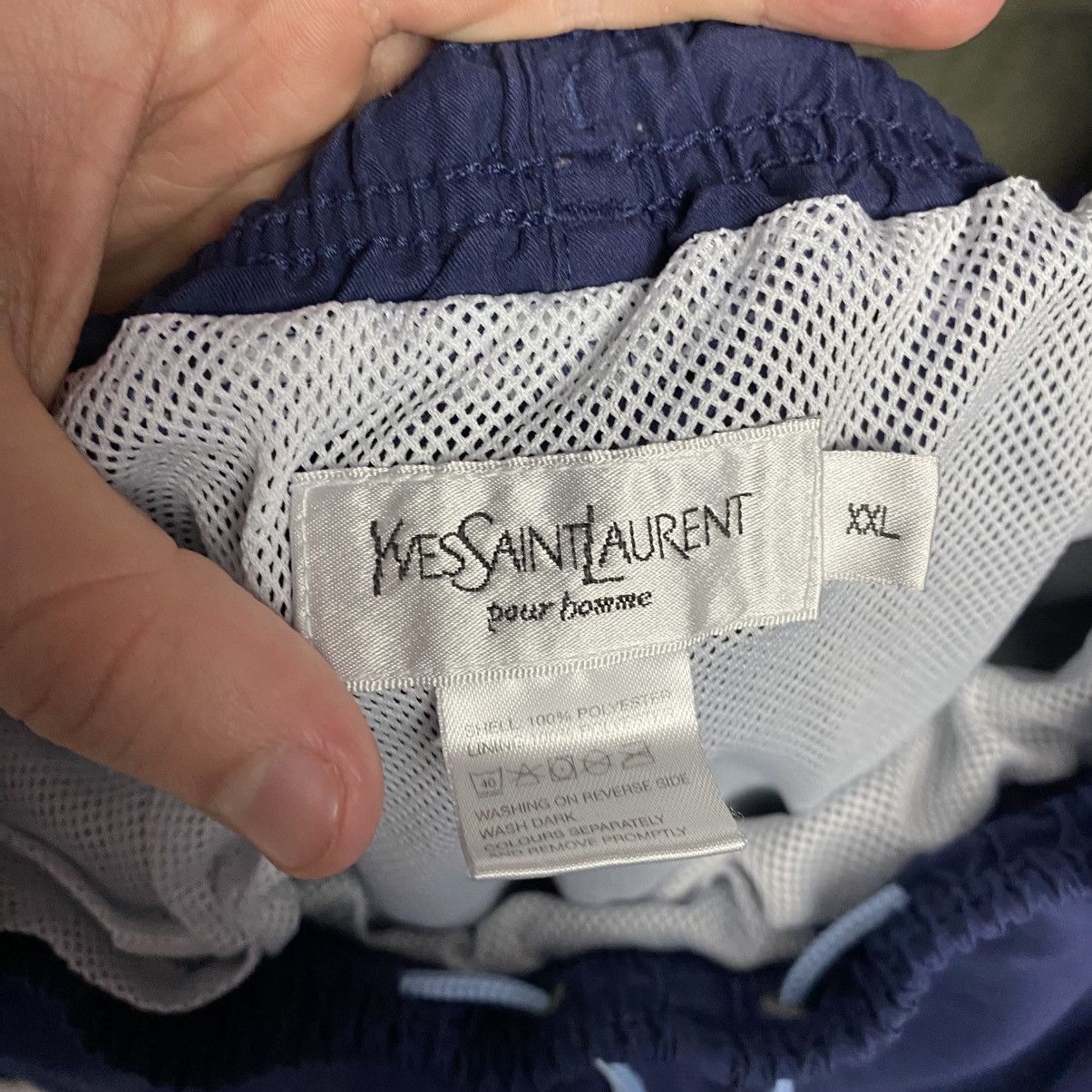 Yves Saint Laurent Luxury Yves Saint Laurent YSL small logo y2k vintage shorts Size US 38 / EU 54 - 6 Thumbnail