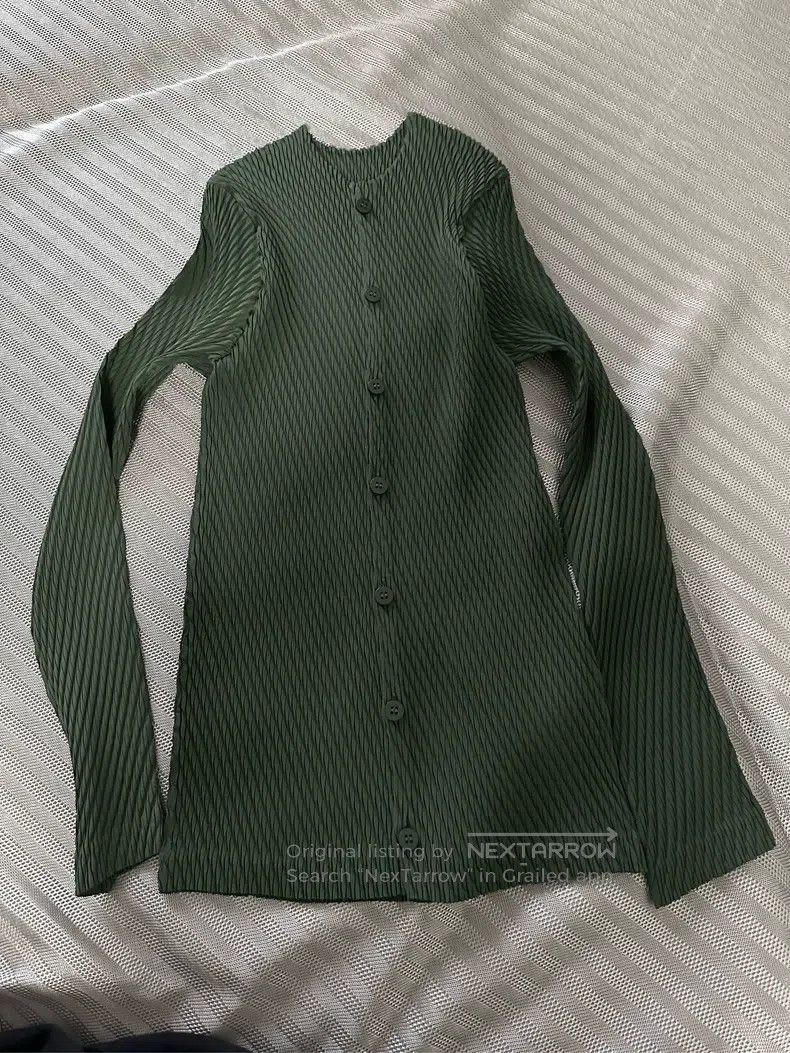 Issey Miyake Issey Miyake Dark green fish scale cardigan Size M / US 6-8 / IT 42-44 - 2 Thumbnail