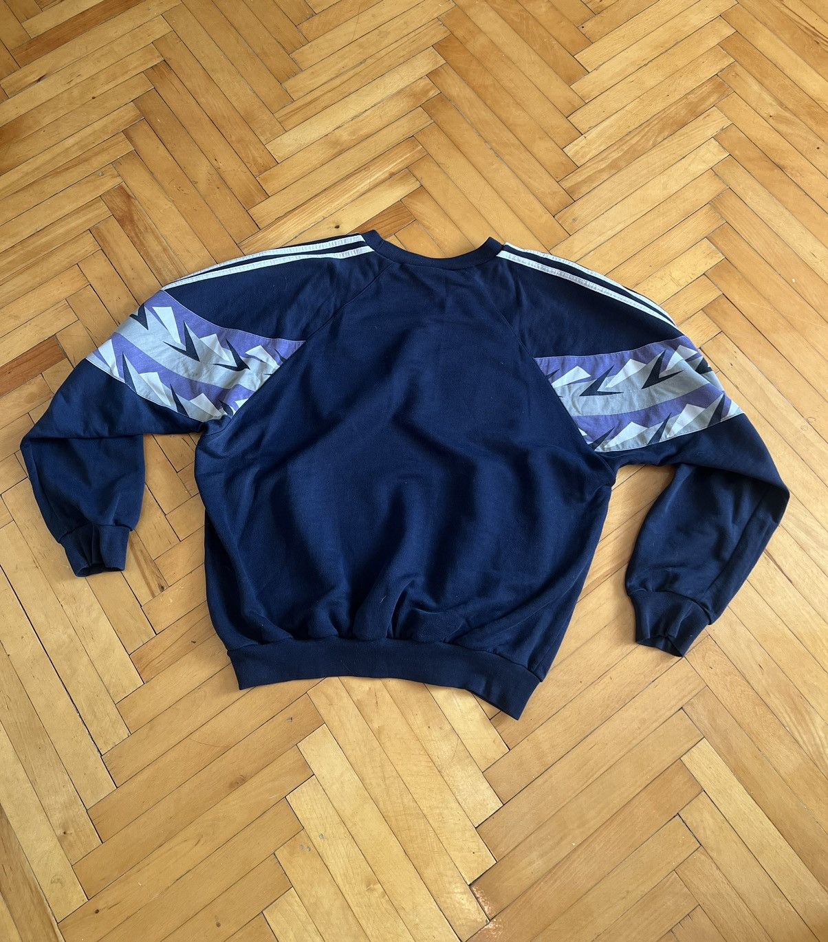 Adidas × Vintage Adidas Colour Block Embroidered Spell Out Sweatshirt Size US L / EU 52-54 / 3 - 8 Thumbnail