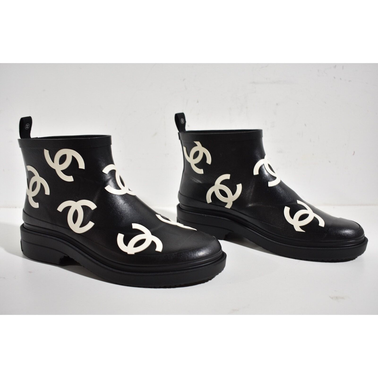 Chanel 23A All Over Logo Rubber Low Top Short Ankle Rain Boots 39 Size US 9 / IT 39 - 3 Thumbnail