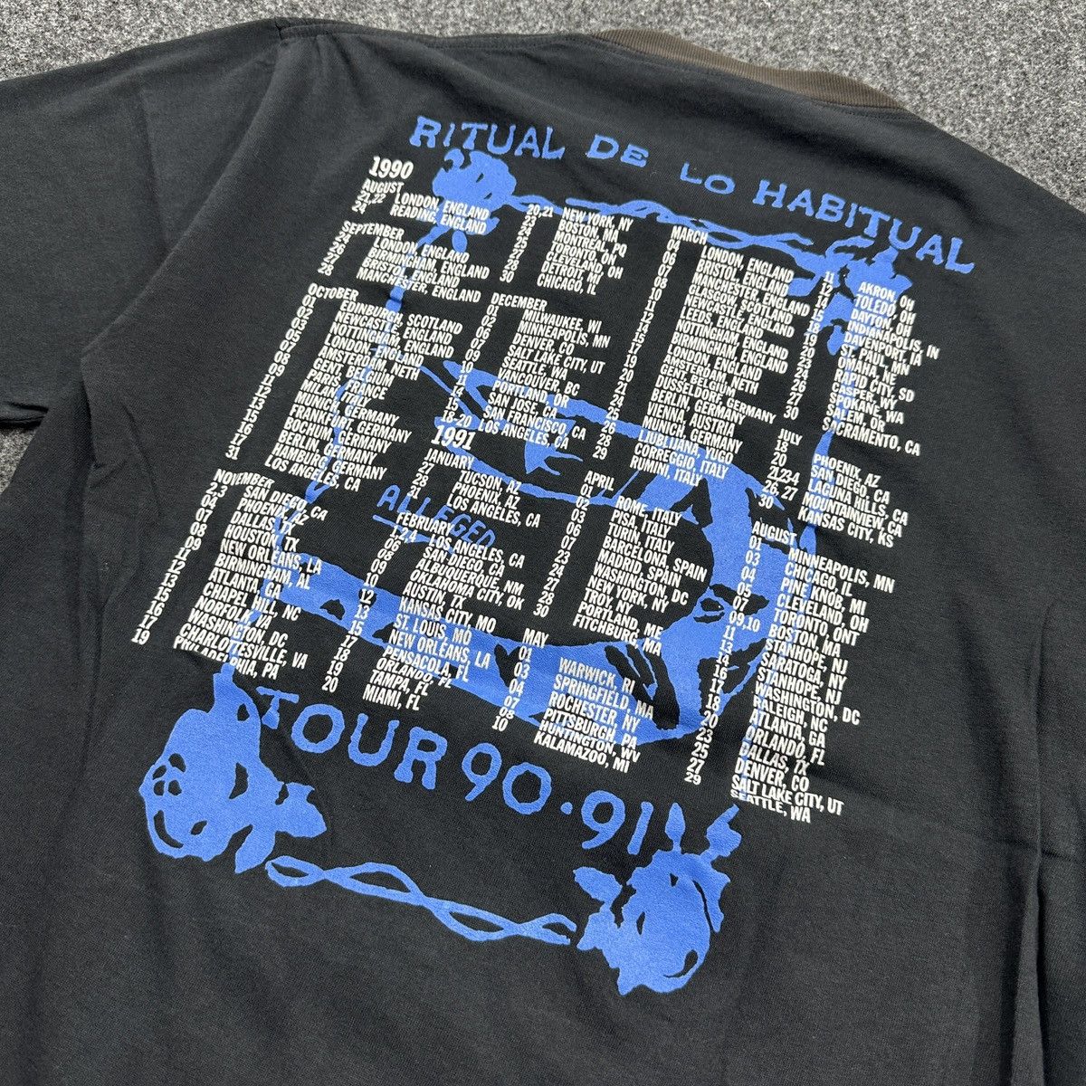 Brockum 1991 Janes Addiction Ritual de lo Habitual Size US L / EU 52-54 / 3 - 4 Thumbnail