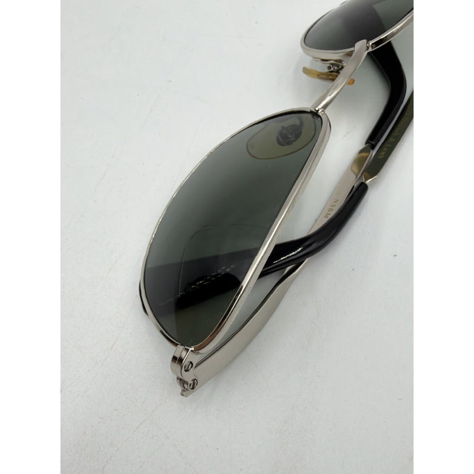 Vintage VINTAGE Ray-Ban Sunglasses W2703 Metal Frame Unisex Adults Silver Sunglasses Mens Womens 90s? (But must avoid adding extra info). Size ONE SIZE - 4 Thumbnail