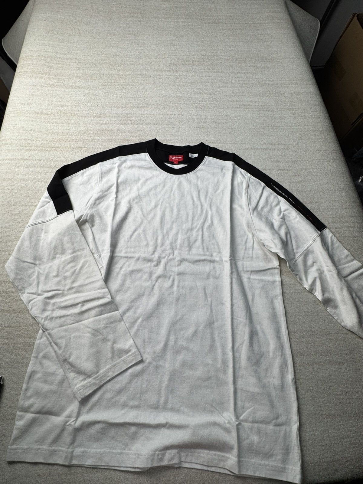 Supreme New york LS tee Size US L / EU 52-54 / 3 - 2 Thumbnail