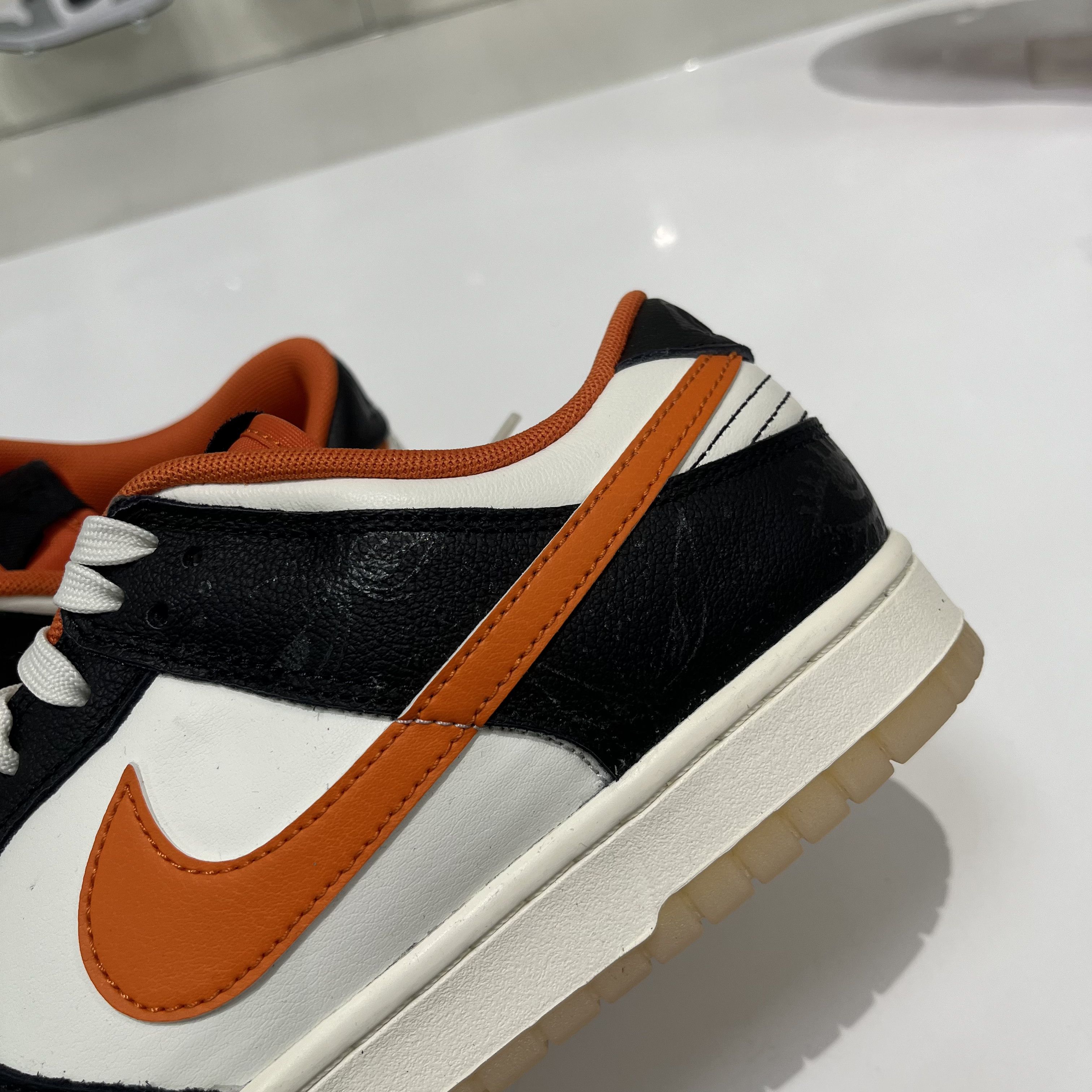 Nike Nike Dunk Low PRM Halloween 2021 Size US 10.5 / EU 43-44 - 7 Thumbnail