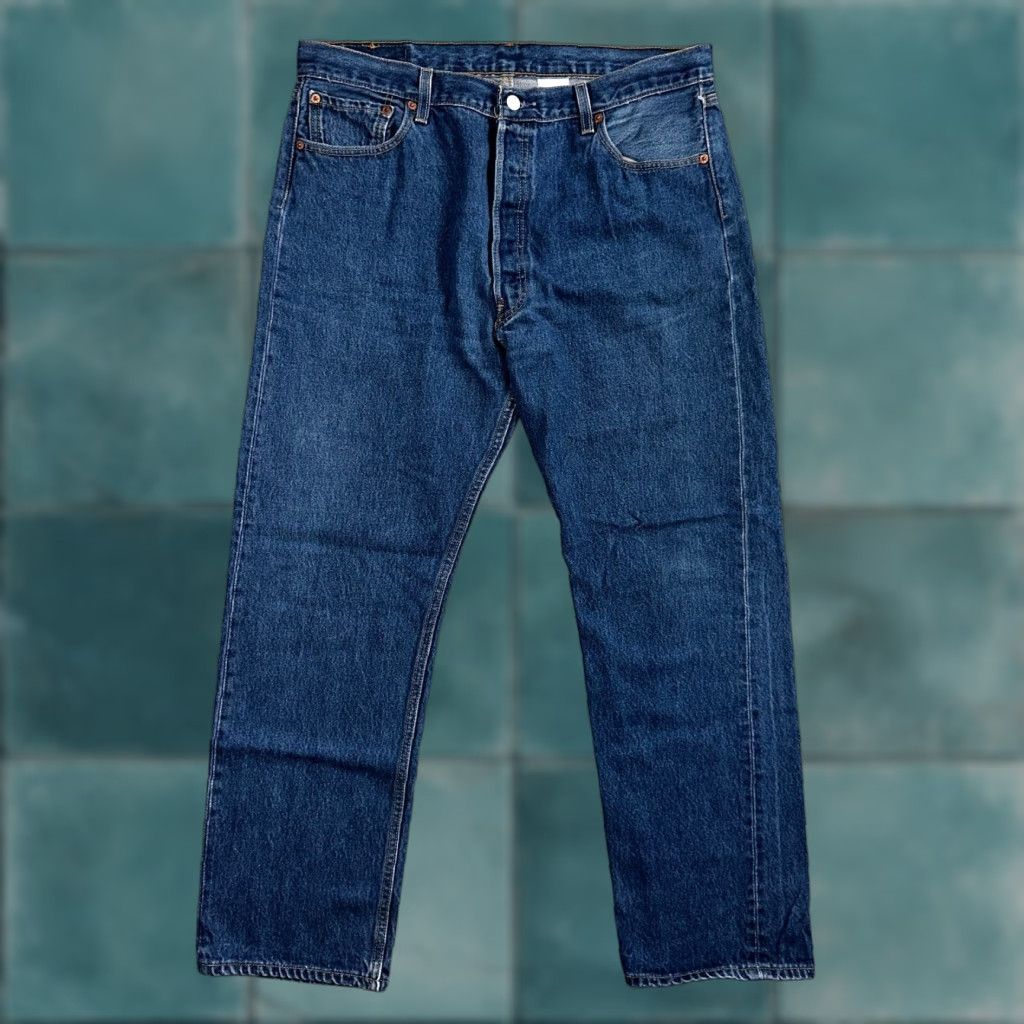 Levi's VINTAGE Levi's 501 Jeans Mens Adult Medium Blue 90s Straight Leg Cotton Denim 33in Inseam Size US 38 / EU 54 - 1 Thumbnail