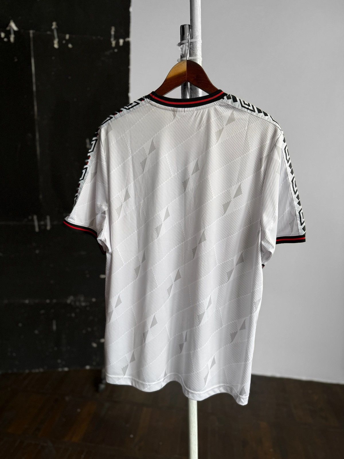 Umbro Umbro Carling Mens White Football Jersey Soccer Shirt Size US L / EU 52-54 / 3 - 2 Thumbnail