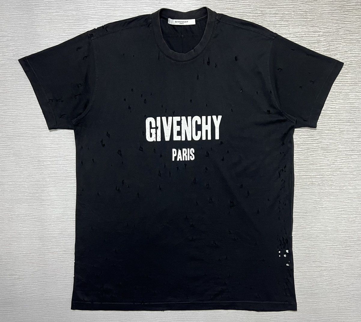 Givenchy Givenchy - Logo Print Distressed T-Shirt Size US XXS / EU 40 - 1 Thumbnail