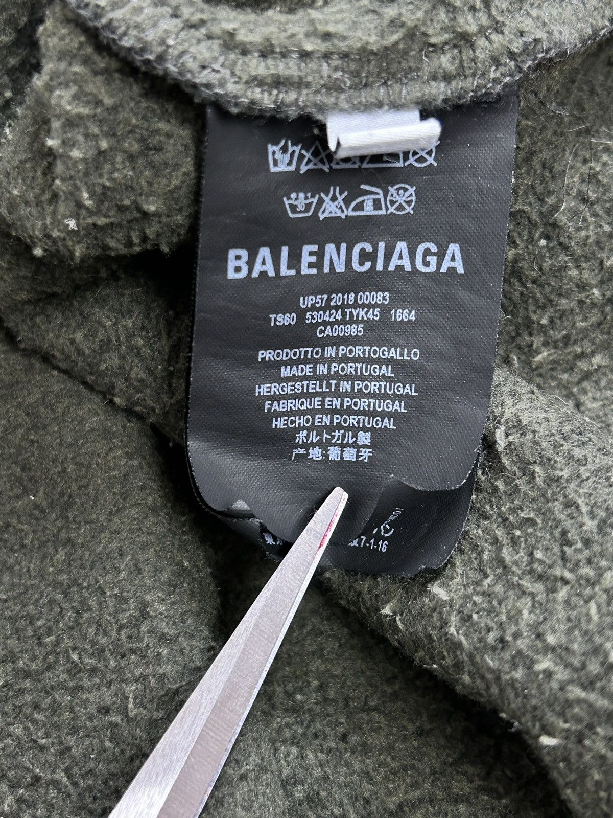 Balenciaga Balenciaga Hood Logo Reworked Cropped Hoodie Size S Size S / US 4 / IT 40 - 12 Thumbnail