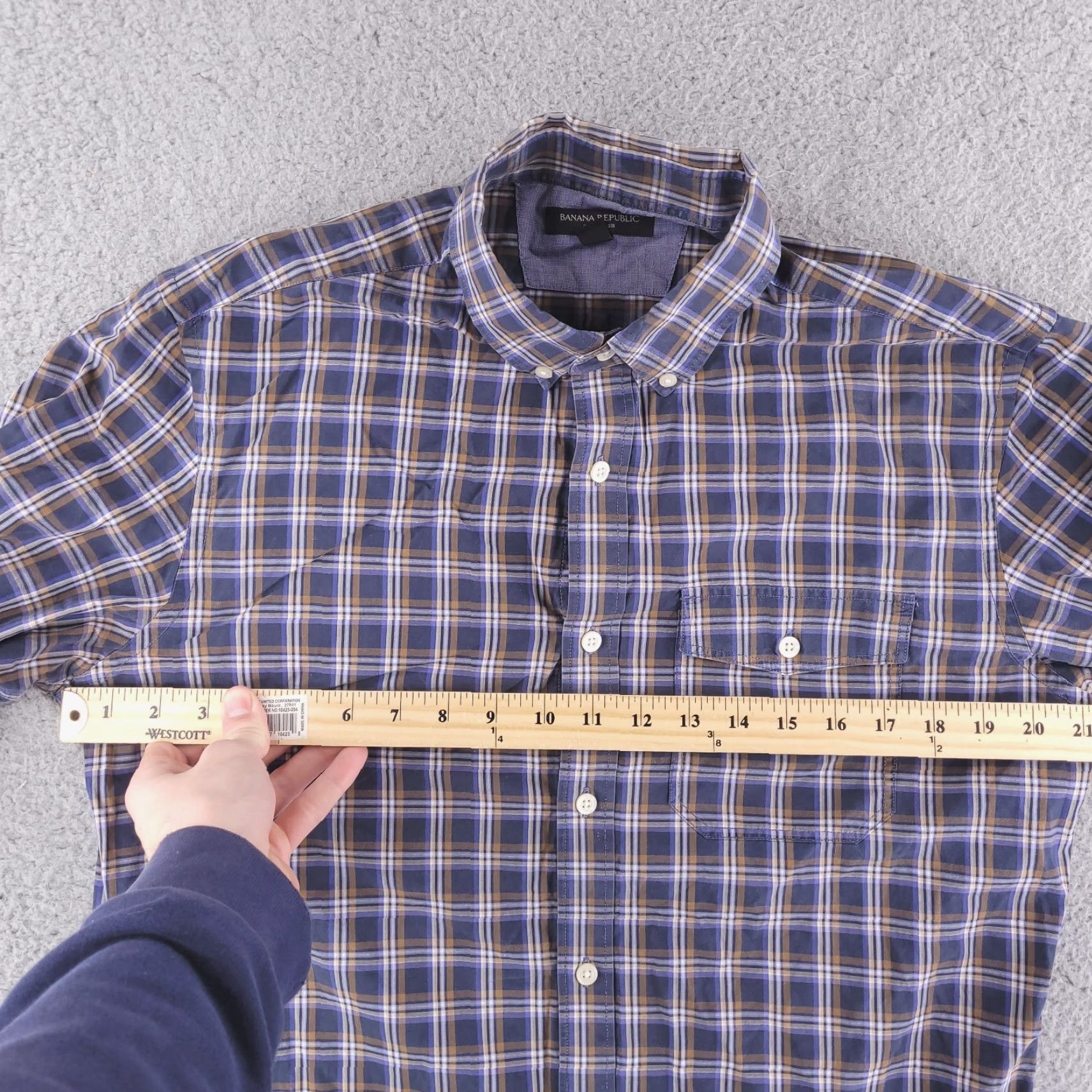 Banana Republic Banana Republic Shirt Mens Medium Check Blue Long Sleeve Button-Up Shirt Mens Medium Blue Check Cotton Shirt Size US M / EU 48-50 / 2 - 5 Thumbnail