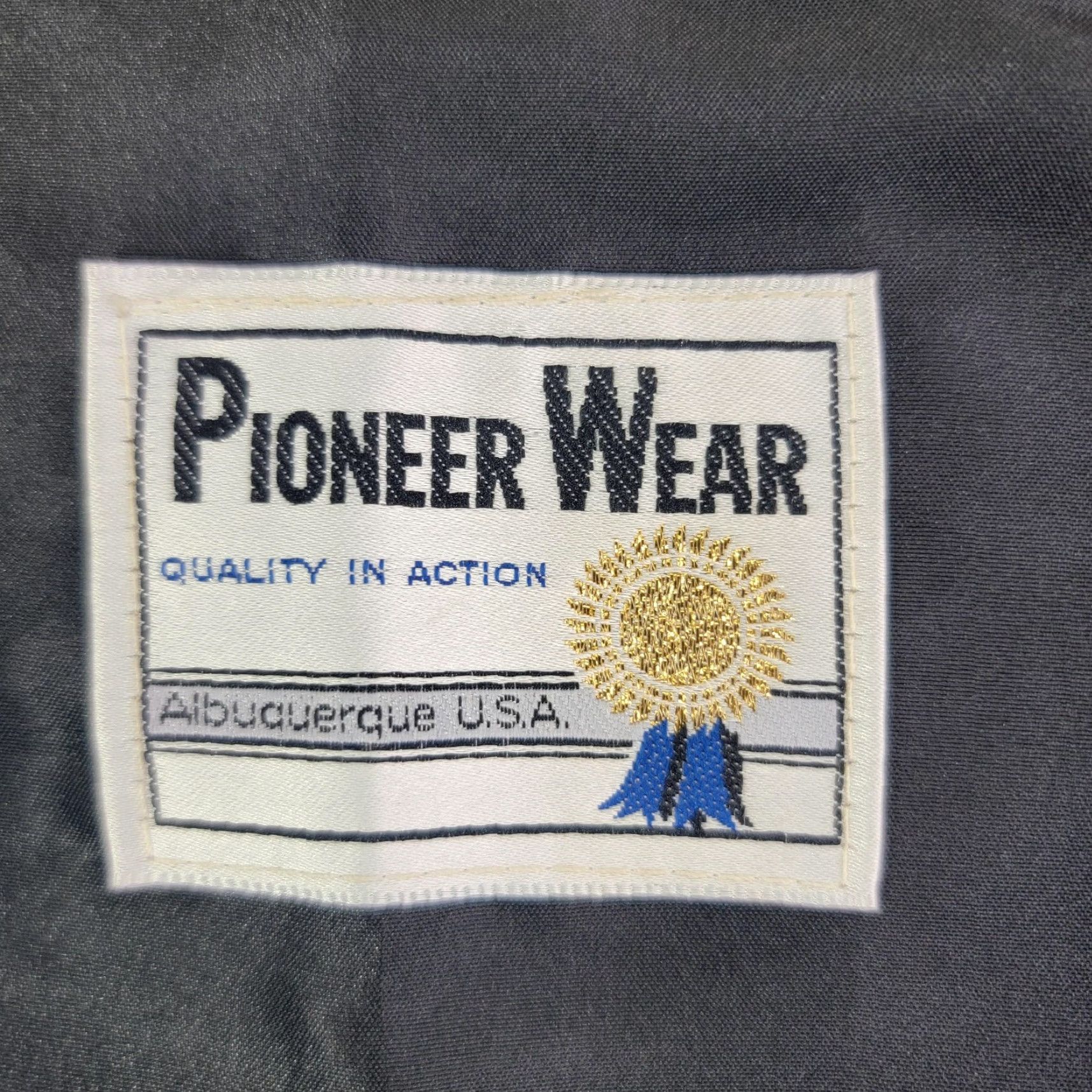 Vintage VINTAGE Pioneer Wear Suit Vest Mens 3 Piece Floral Blue Polyester Belted Made USA 42 44 Regular Notch Four-Button Back Strap Belted Back Mens Size 44R - 2 Thumbnail