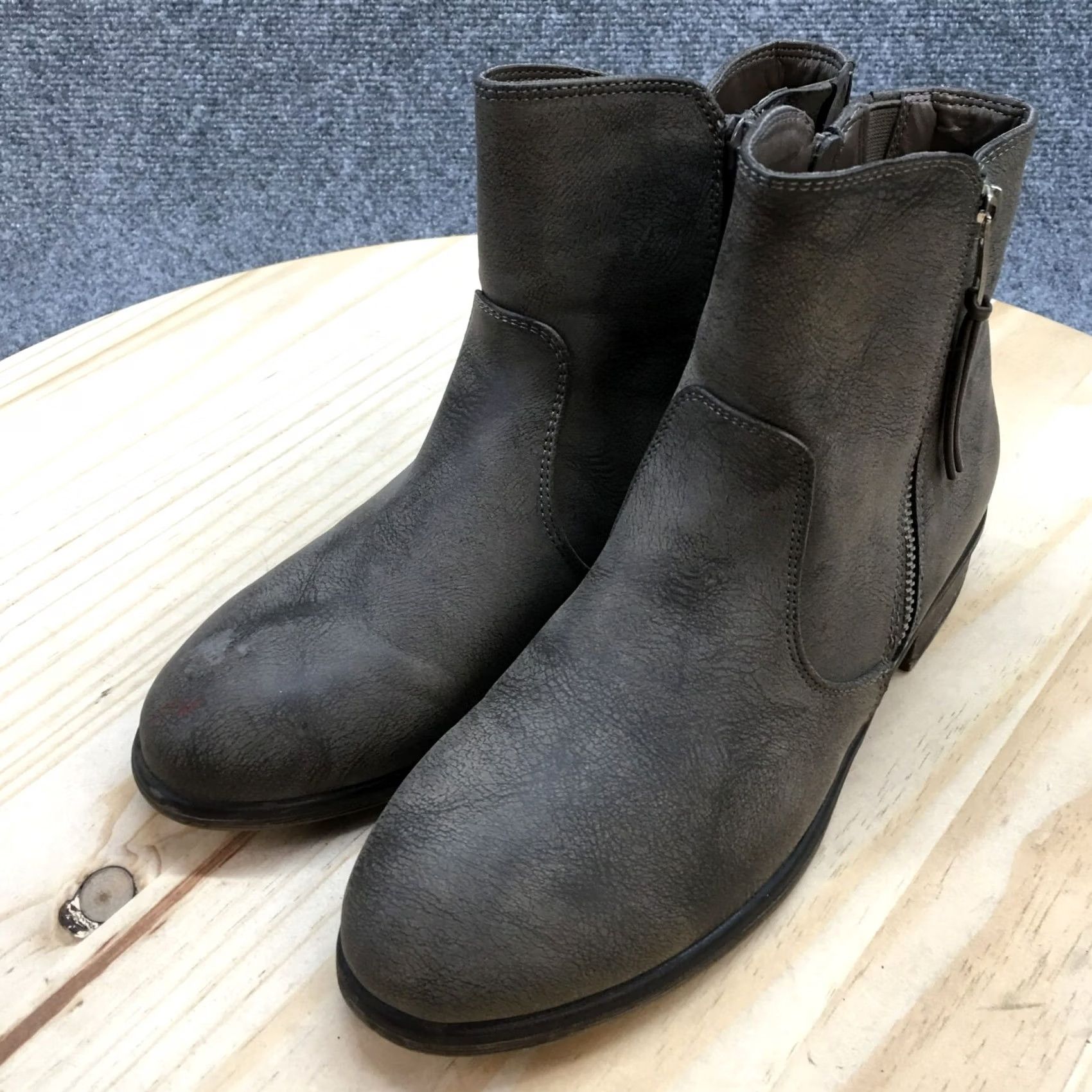 Vintage White Mountain Boots Womens 7.5M Barlow Ankle Booties Gray Faux Leather Side Zip Leather Ankle Bootie Womens Shoes Gray 80s? Size US 8 / IT 38 - 3 Thumbnail