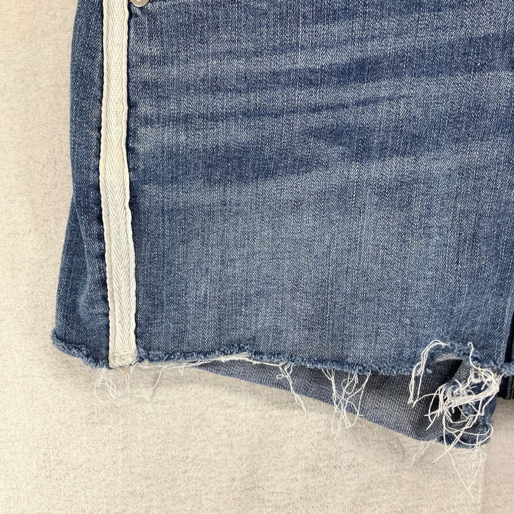 Banana Republic Banana Republic Women's Cutoff Denim Jean Shorts 27 Mid Rise Side Stripe 2in Inseam Blue Regular Size 27" / US 4 / IT 40 - 6 Thumbnail