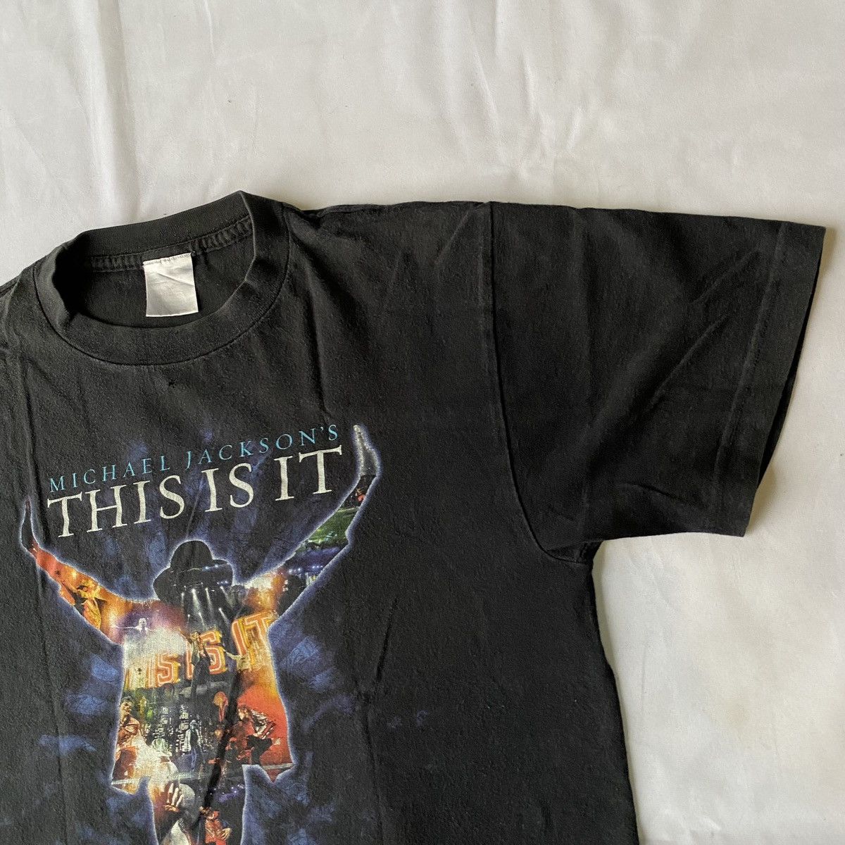 Band Tees × Vintage Vintage Michael Jackson’s This Is It ©️2009 Teea Size US L / EU 52-54 / 3 - 4 Thumbnail