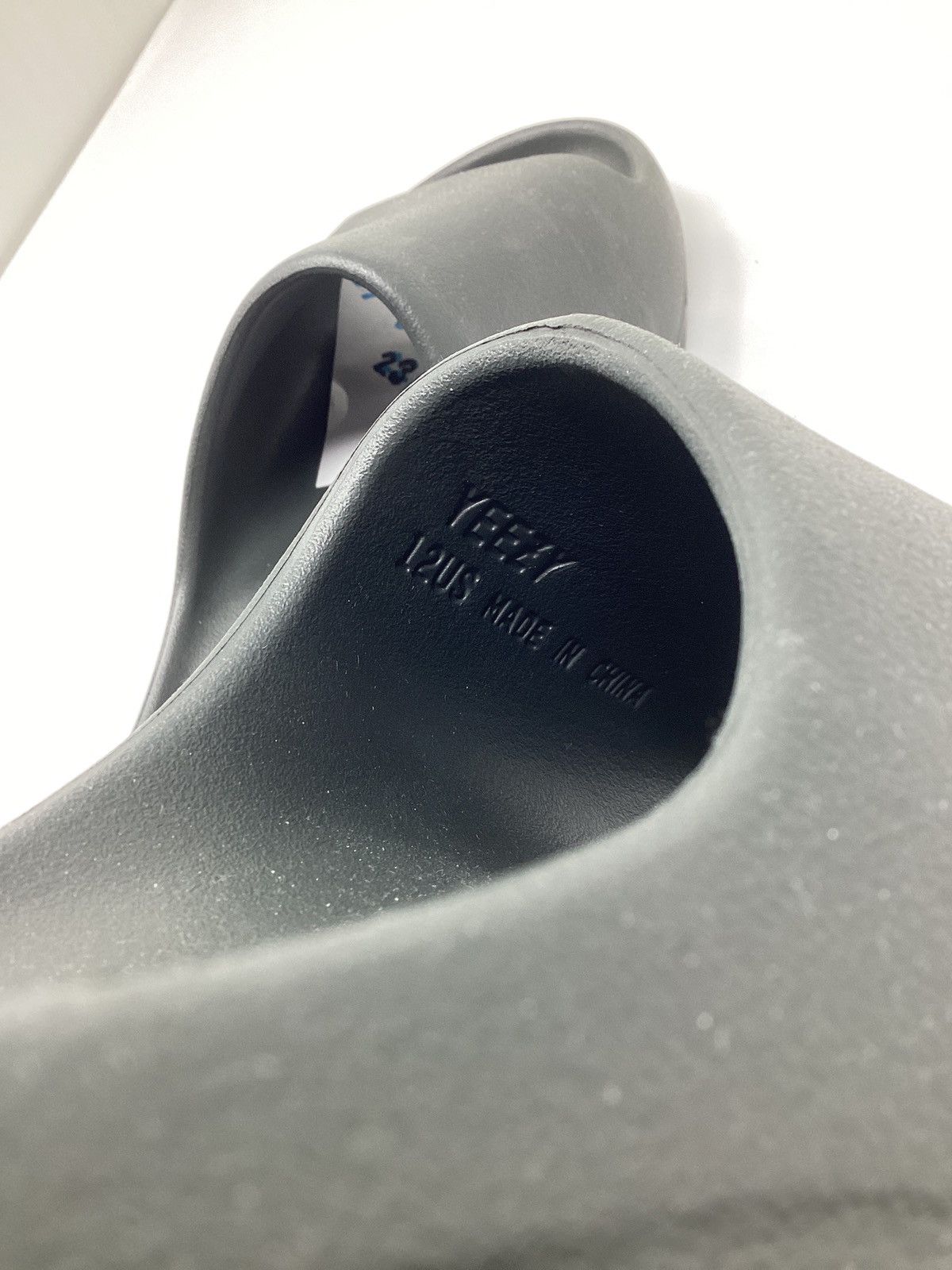 Yeezy YEEZY YZY Slides Dark Onyx Slide Size US 12 / EU 45 - 8 Thumbnail