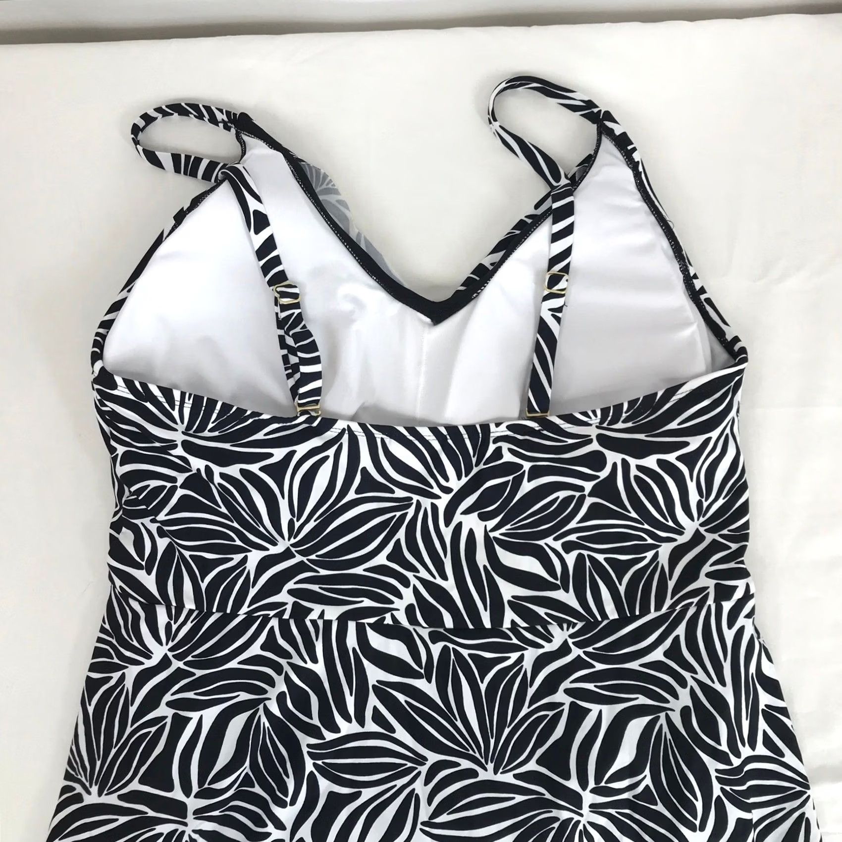Lands' End VINTAGE: Lands End Womens XXL Black White Abstract Floral Surplice V-Neck Swim Dress Size 3XL / US 20-22 - 5 Thumbnail