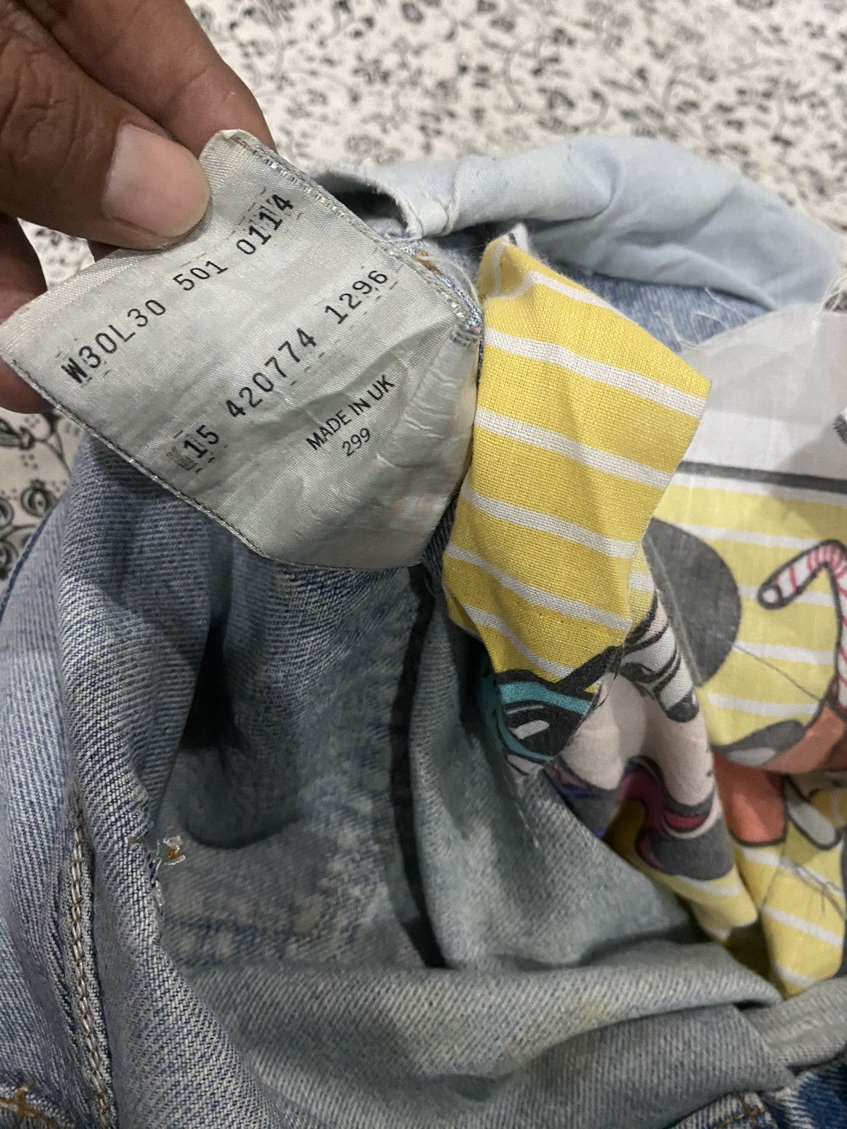Levi's × Mickey Mouse × Vintage vtg 90’s levis 501 x mickey mouse Size US 30 / EU 46 - 11 Thumbnail