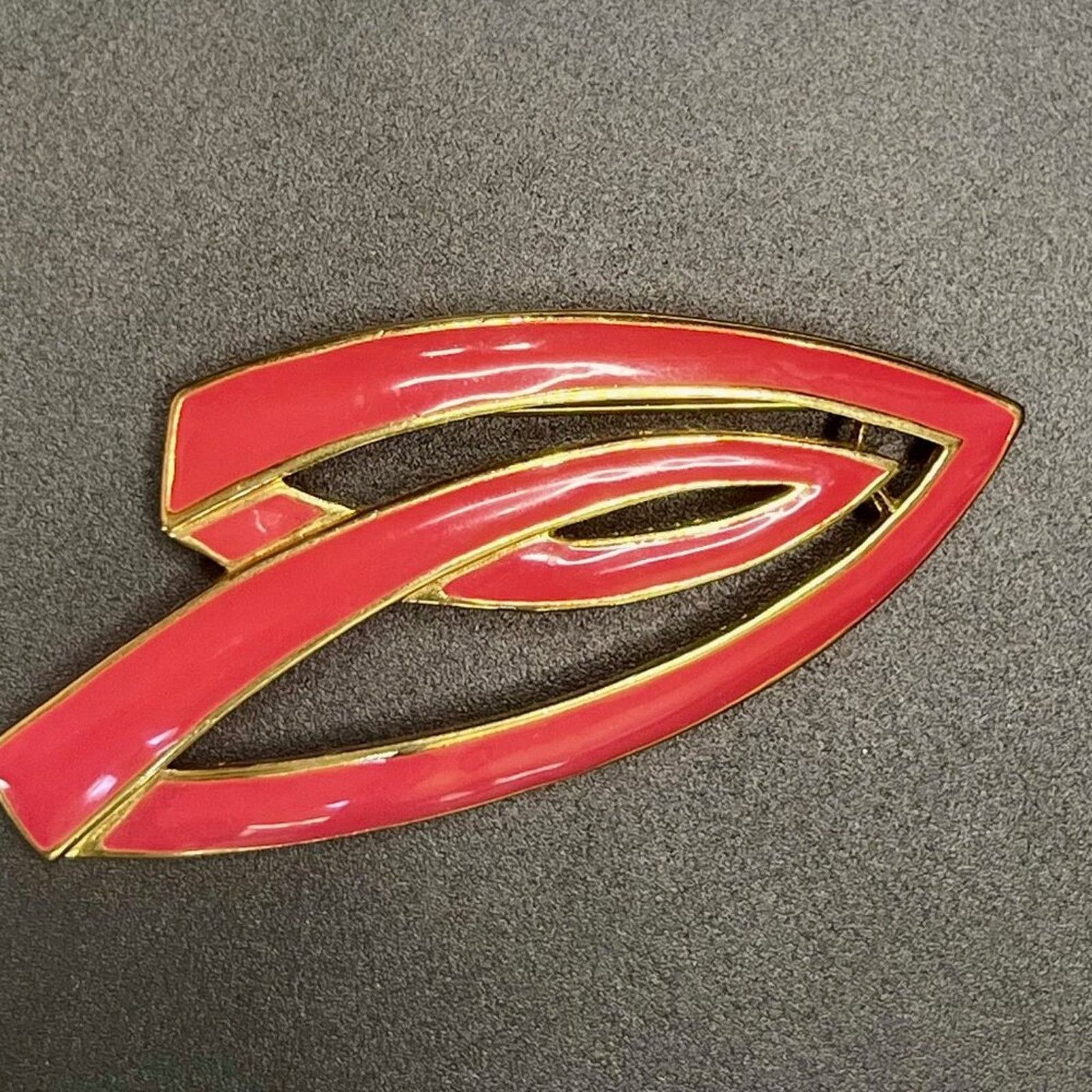 & Other Stories Trifari, Goldtone, Pink/Red, Folded Ribbon Design Brooch Size ONE SIZE - 1 Preview