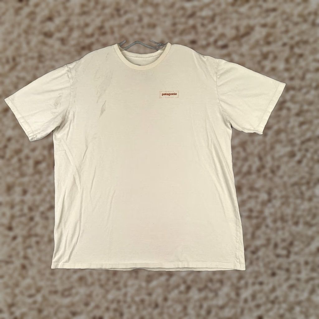 Patagonia Patagonia Shirt Men Large Ivory Cotton Short Sleeve Logo T-Shirt Mens Size US L / EU 52-54 / 3 - 1 Thumbnail