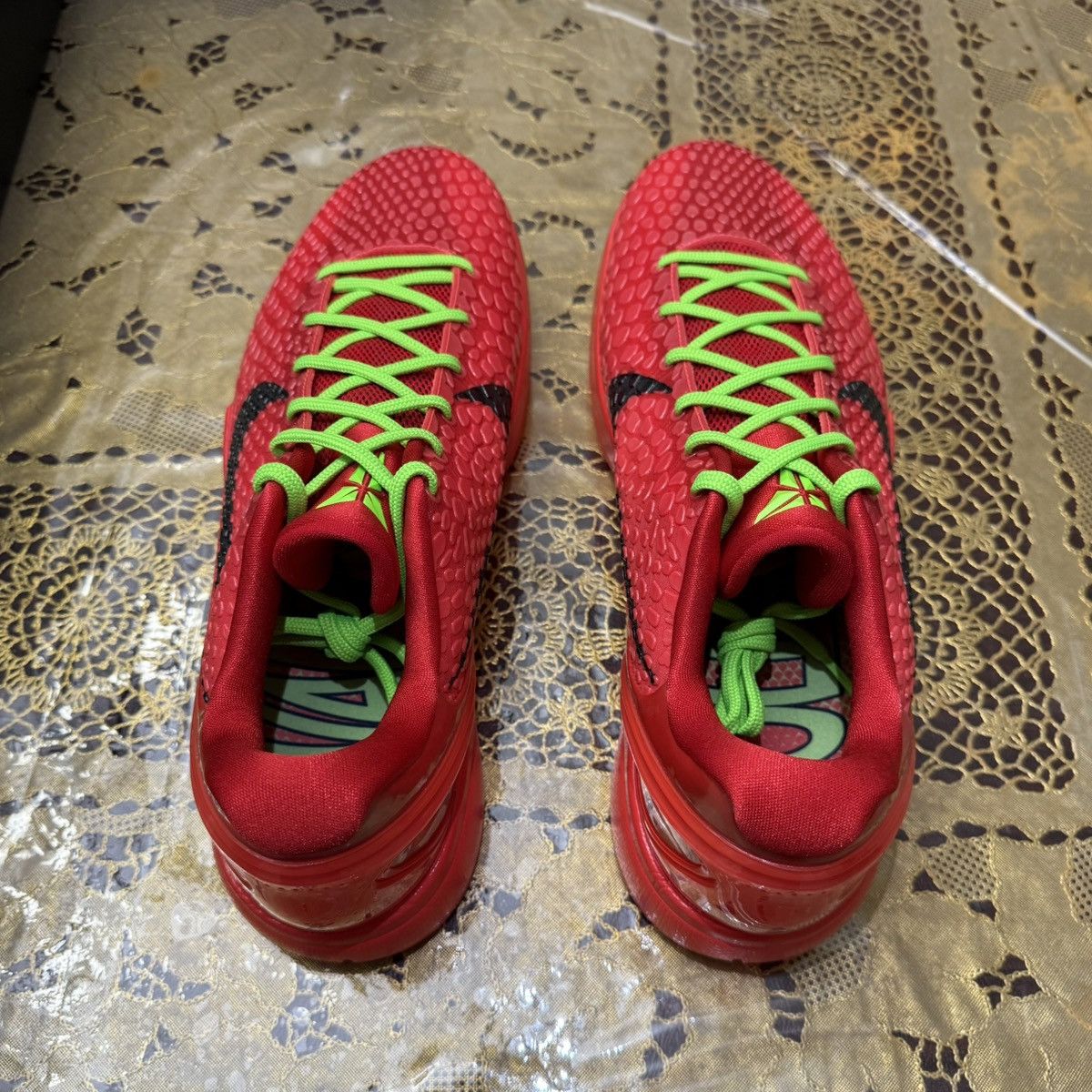 Nike retro protro kobe reverse grinch Size US 15 / EU 48 - 5 Thumbnail
