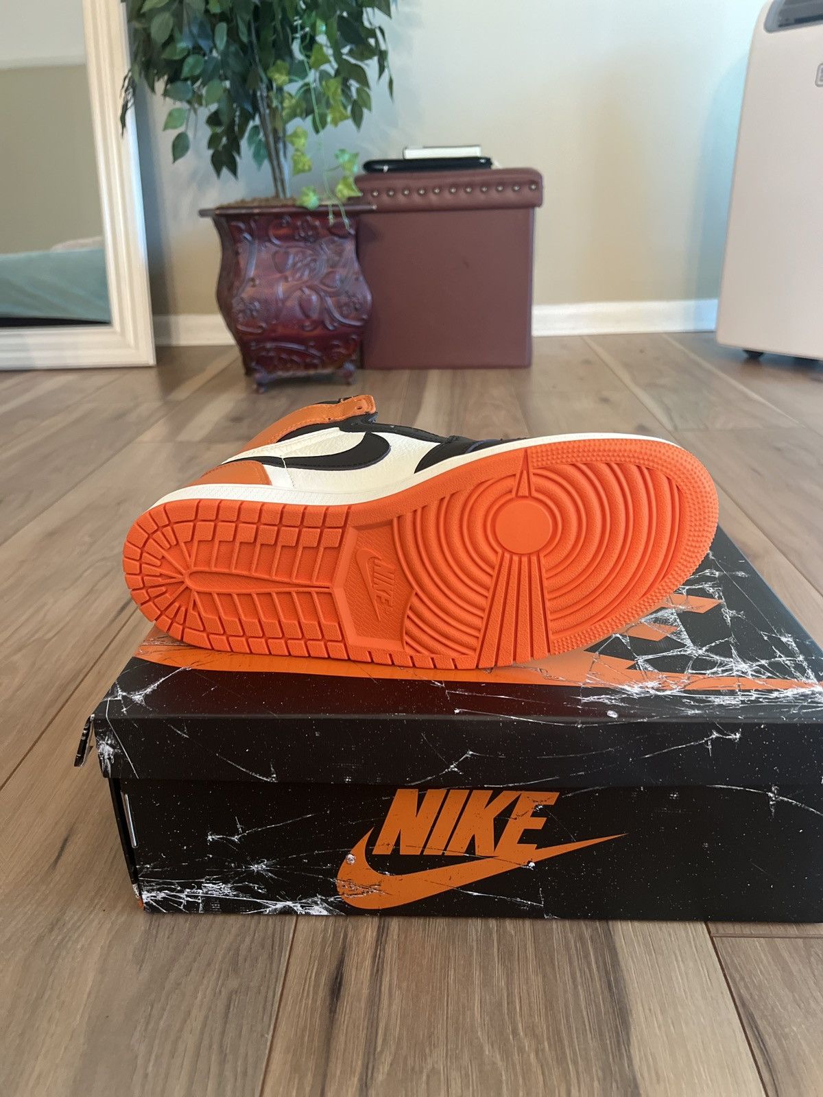 Jordan Brand Shattered Backboard jordan 1 Size US 9.5 / EU 42-43 - 6 Thumbnail