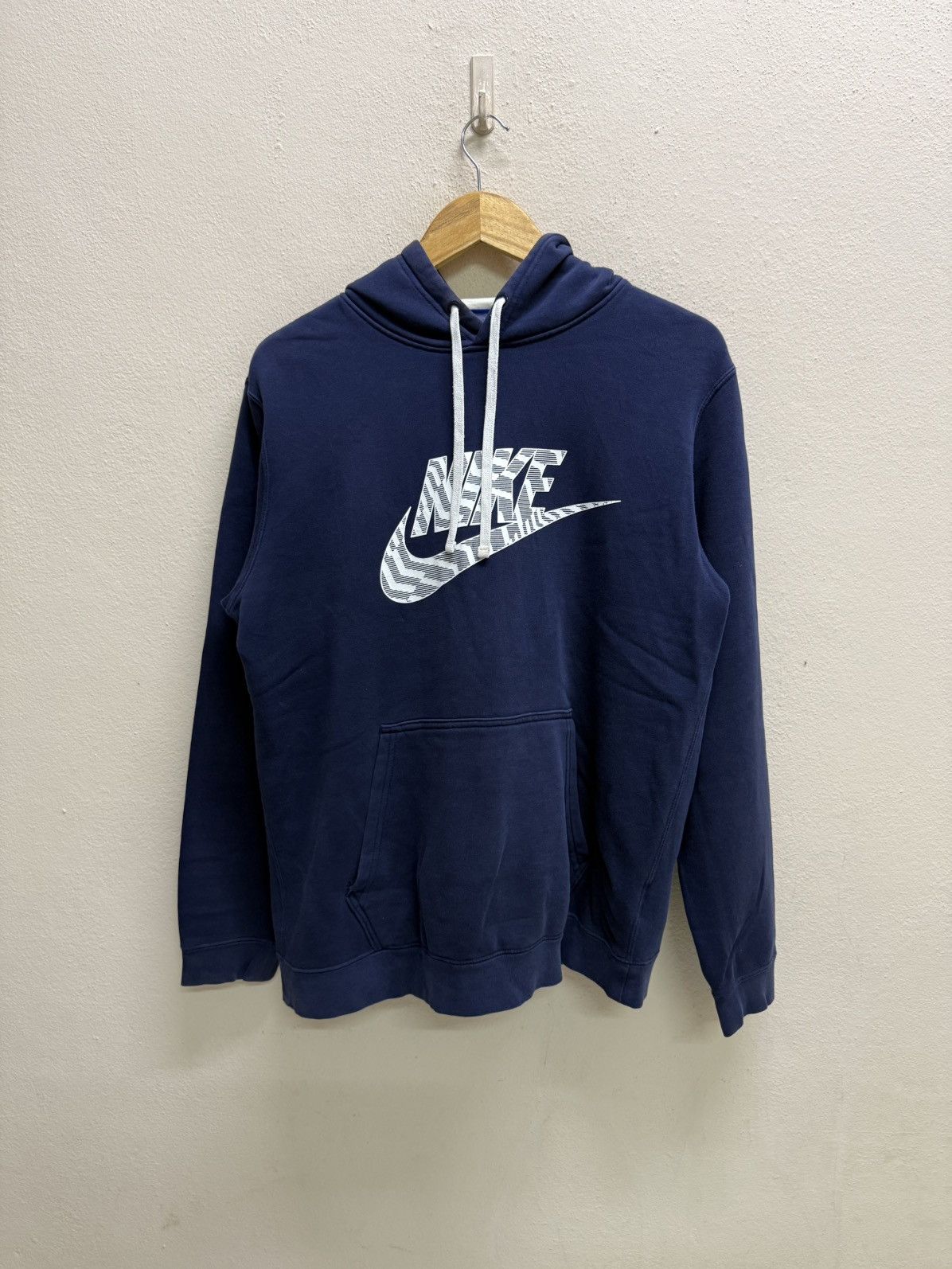 Nike NIKE ZEBRA BIGLOGO PULLOVER SWEATER HOODIE Size US L / EU 52-54 / 3 - 22 Thumbnail