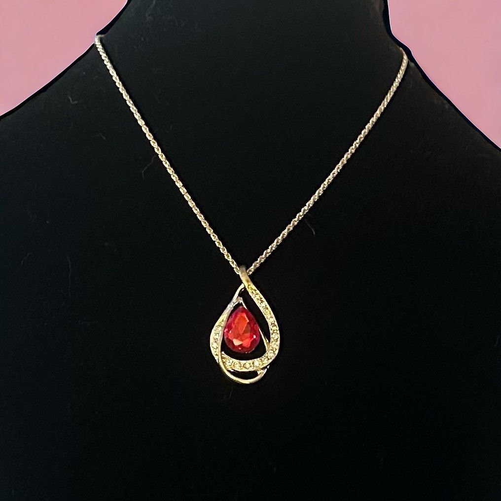 Other Gold tone red teardrop rhinestone pendant necklace Size ONE SIZE - 1 Thumbnail