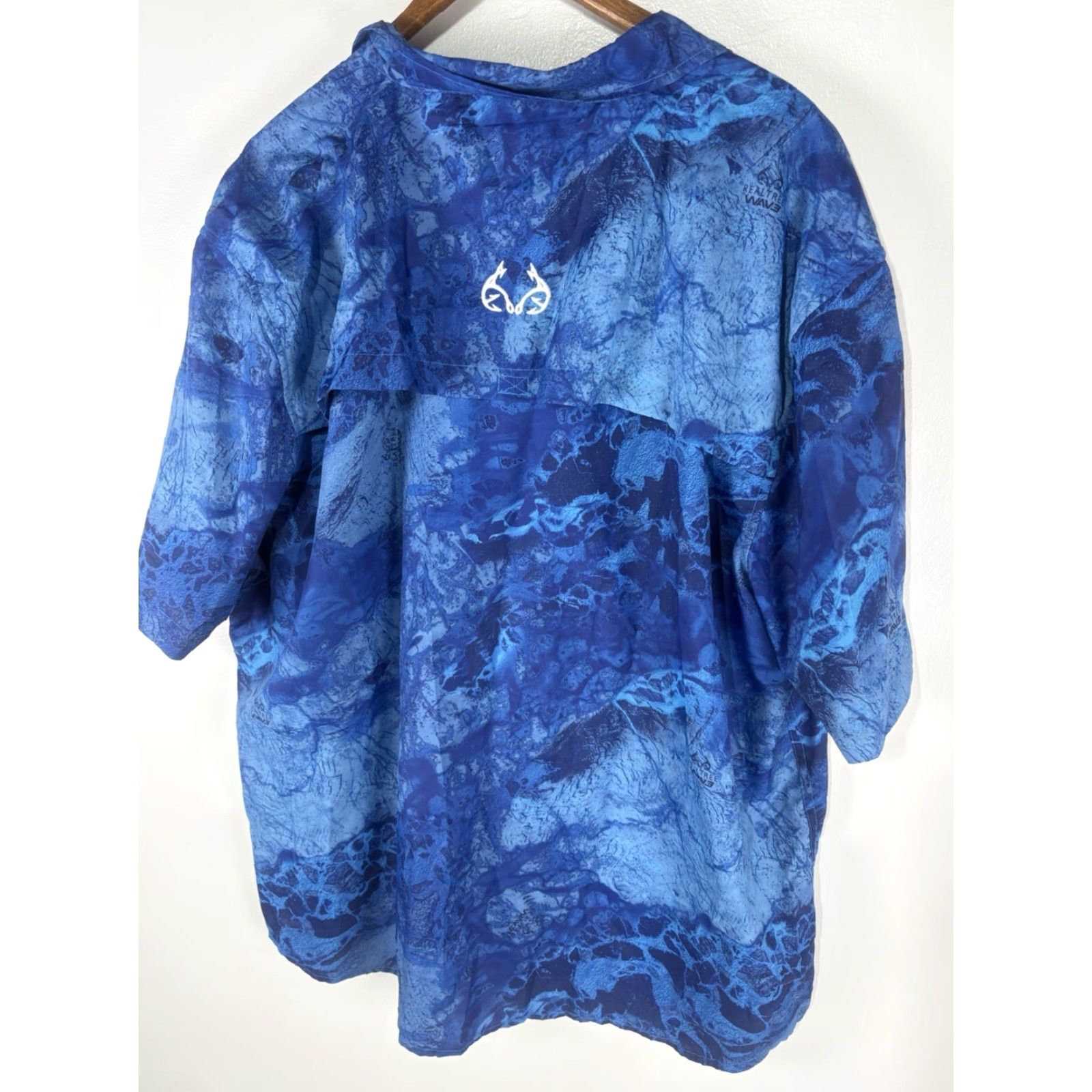 Realtree Realtree Fishing Blue Button Up Men’s Size XXL India Size US XXL / EU 58 / 5 - 5 Thumbnail